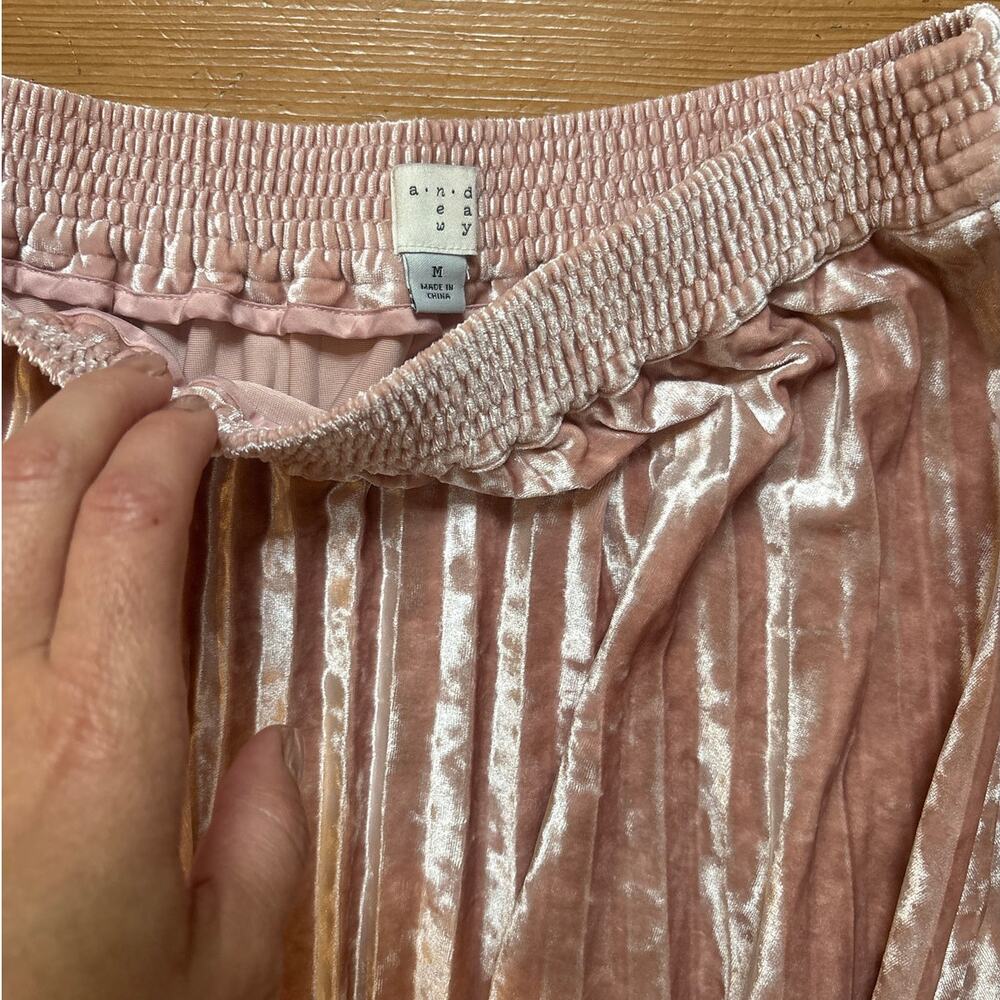 A New Day blush pink velvet romantic pleated midi skirt SIZE‎ M - Picture 3 of 5